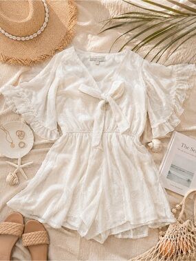 Chic White Boho Floral Ruffled Romper sz Small (g1